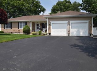 44 Forest View Dr, North Providence, RI 02904