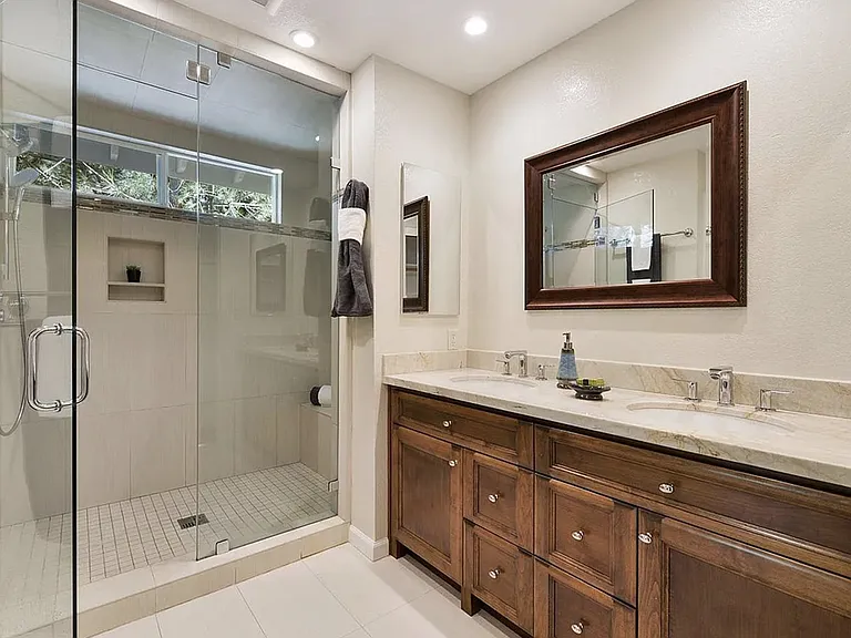 923 Whitehall Ln — Photo 8