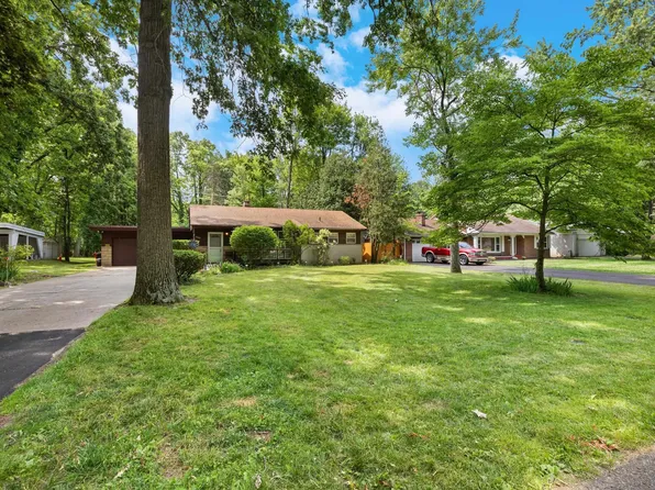 21343 Mahon Dr, Southfield, MI 48075