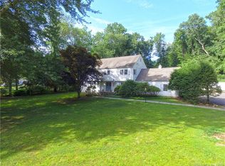 923 Galloping Hill Rd, Fairfield, CT 06824