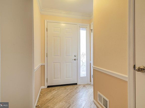 2nd image of 6058 Heatherwood Dr