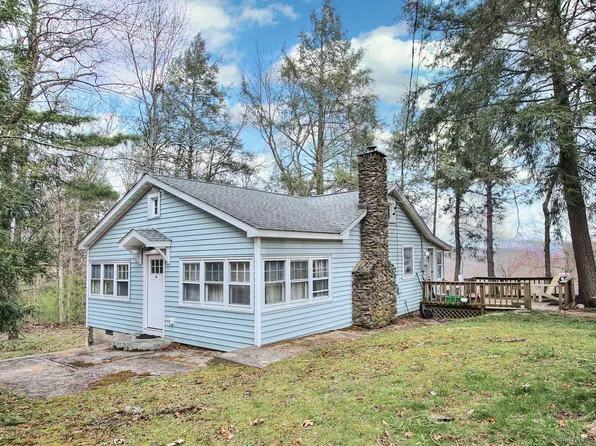 27 Tomahawk Trail, Newtown, CT 06482