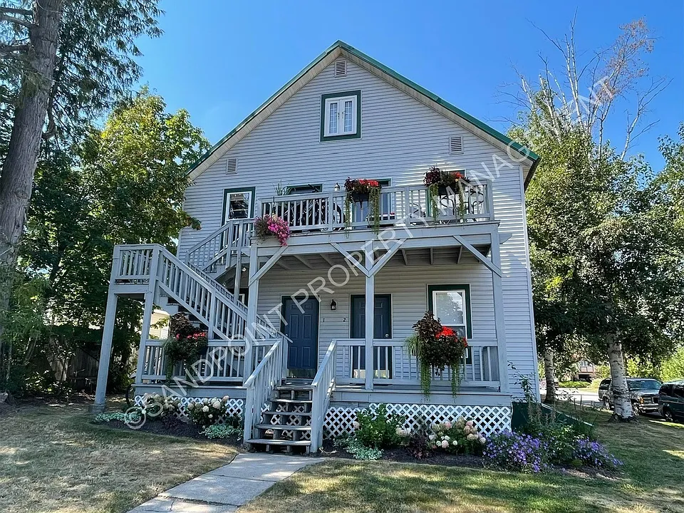 302 S 2nd Ave #1