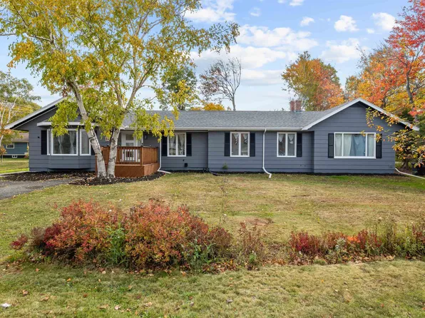 24 Oak Dr, Charlottetown, PE C1A 6T5