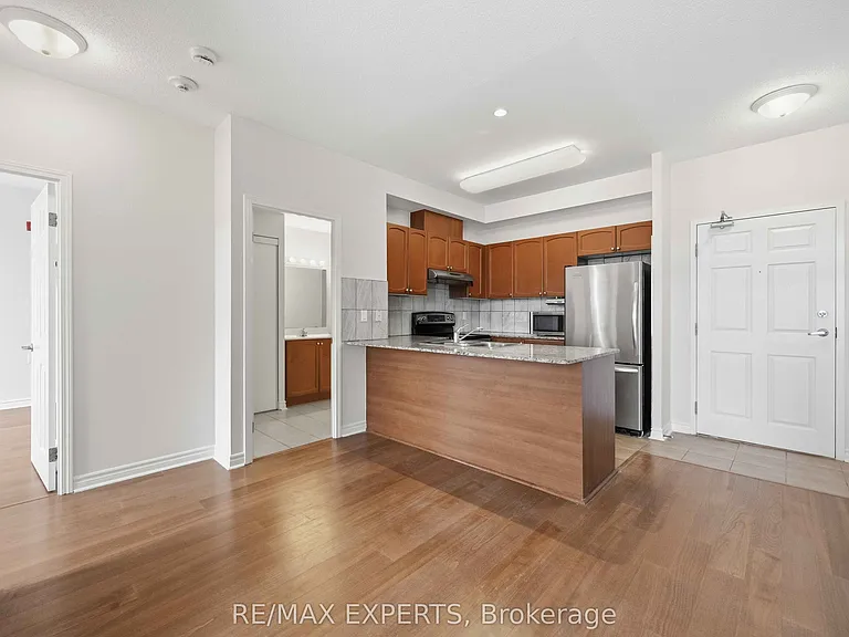 15450 Yonge St S #207 — Photo 8