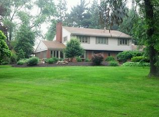 5701 King Of Arms Dr, Gibsonia, PA 15044