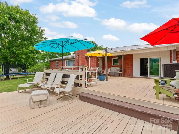 391 Ellen Ave, Canton, NC 28716