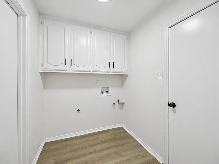 5909 Mark Ln — Photo 15
