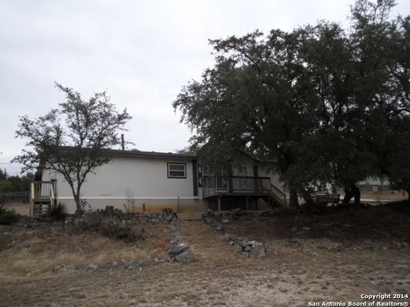 1025 Willow Dr, Canyon Lake, TX 78133