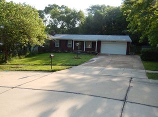 652 Green Cliff Dr, Fenton, MO