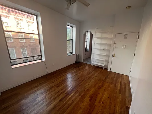 Rented by Compass | media 23