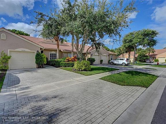 5th image of 8606 Logia Cir #8606