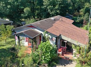 1202 Royal Summit Dr, Seneca, SC 29678