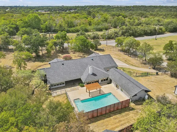 2201 Cooks Ln, Fort Worth, TX 76120