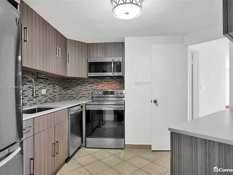 905 Brickell Bay Dr #1831 — Photo 8