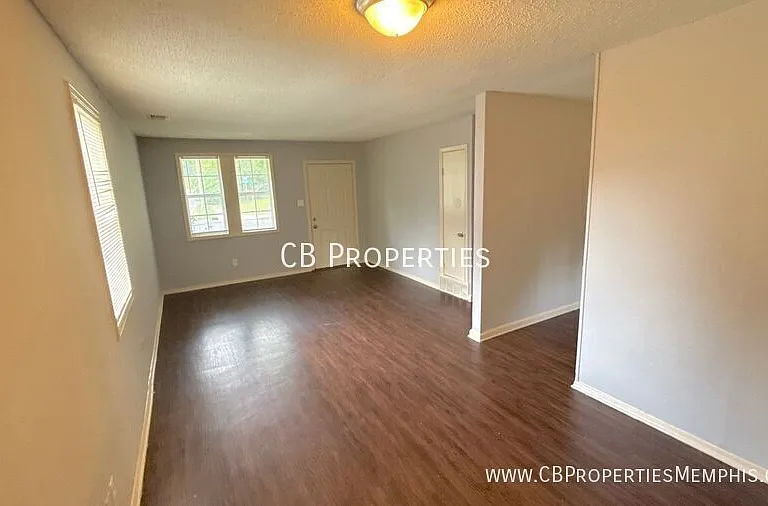 1734 Wildrose St — Photo 7