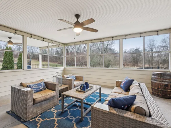 1006 Harmony Ln, Hendersonville, TN 37075
