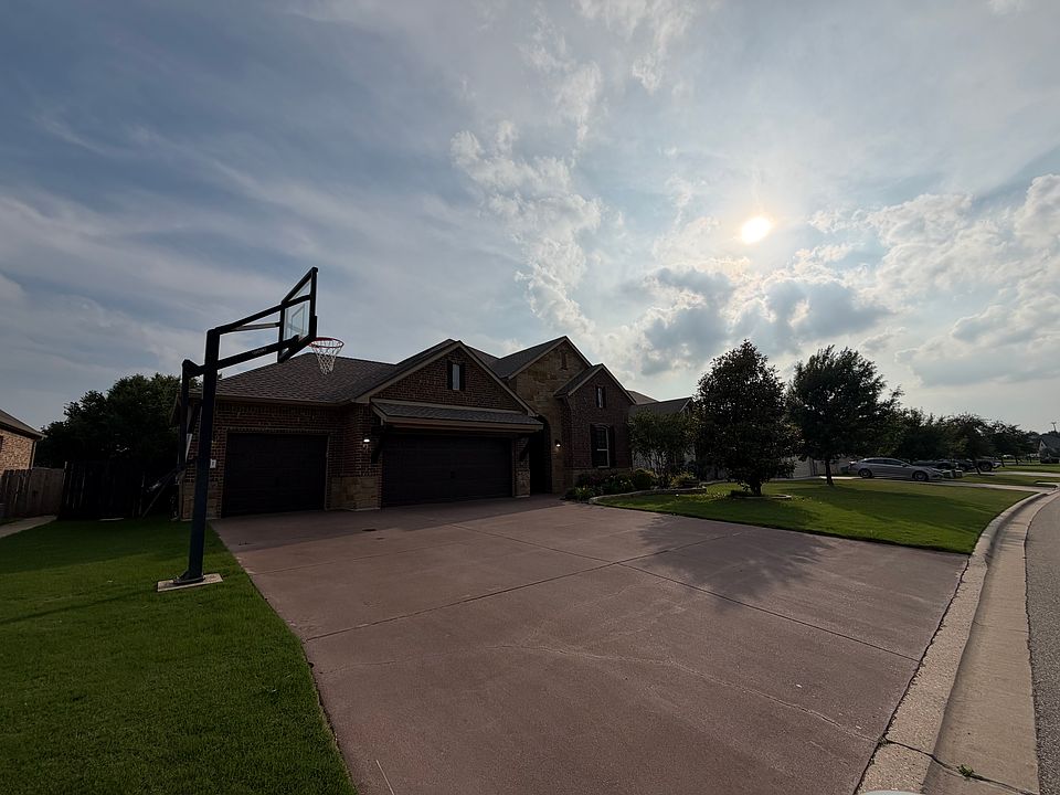 1st image of 10411 Becker Dr