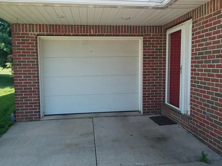 2052 Eagle Pass — Photo 2