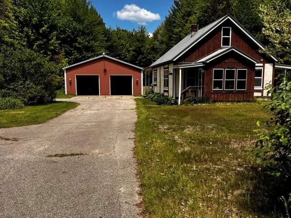 4334 E Sternberg Rd, Fruitport, MI 49415