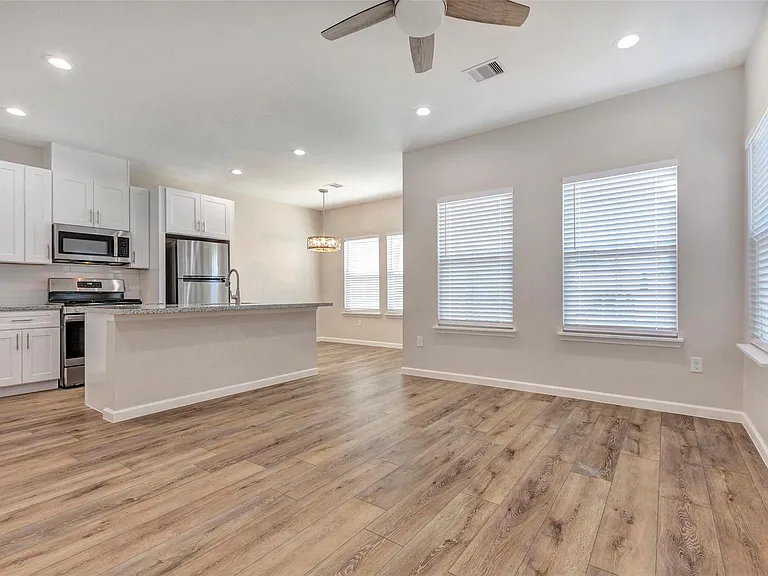 4837 Paula St #A — Photo 4
