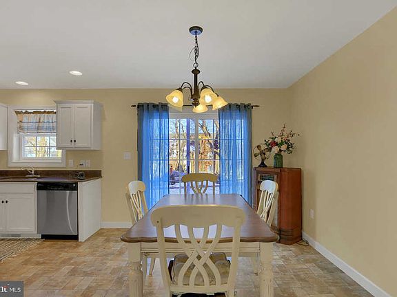 5th image of 5351 Oak Leaf Dr