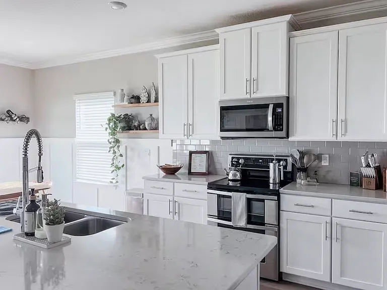 290 Granite Ave — Photo 2