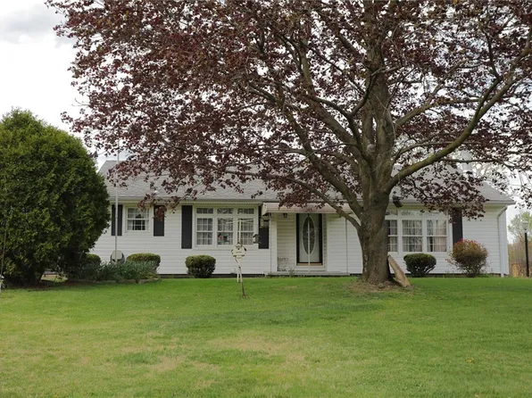 104 Hunter Dr, Industry, PA 15052