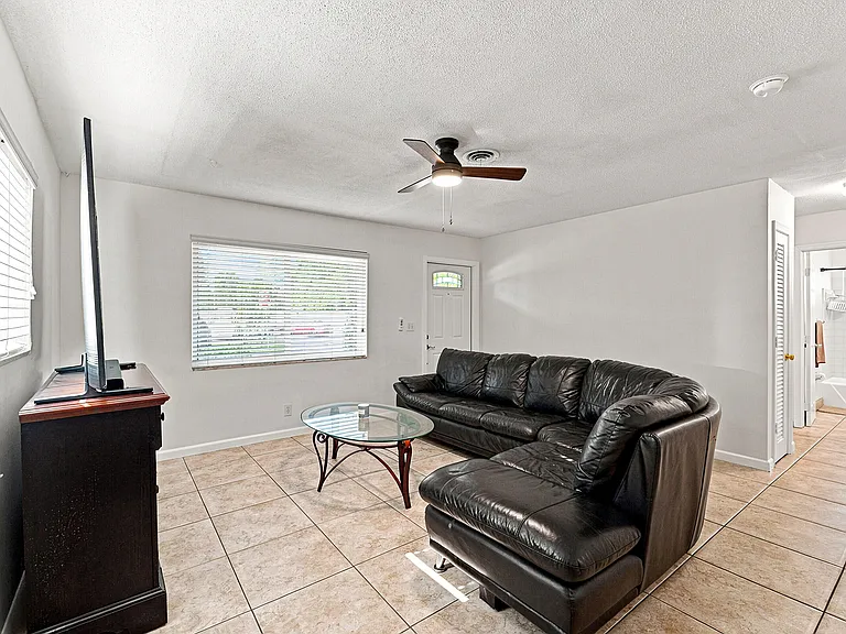 2908 NW 48th St — Photo 6