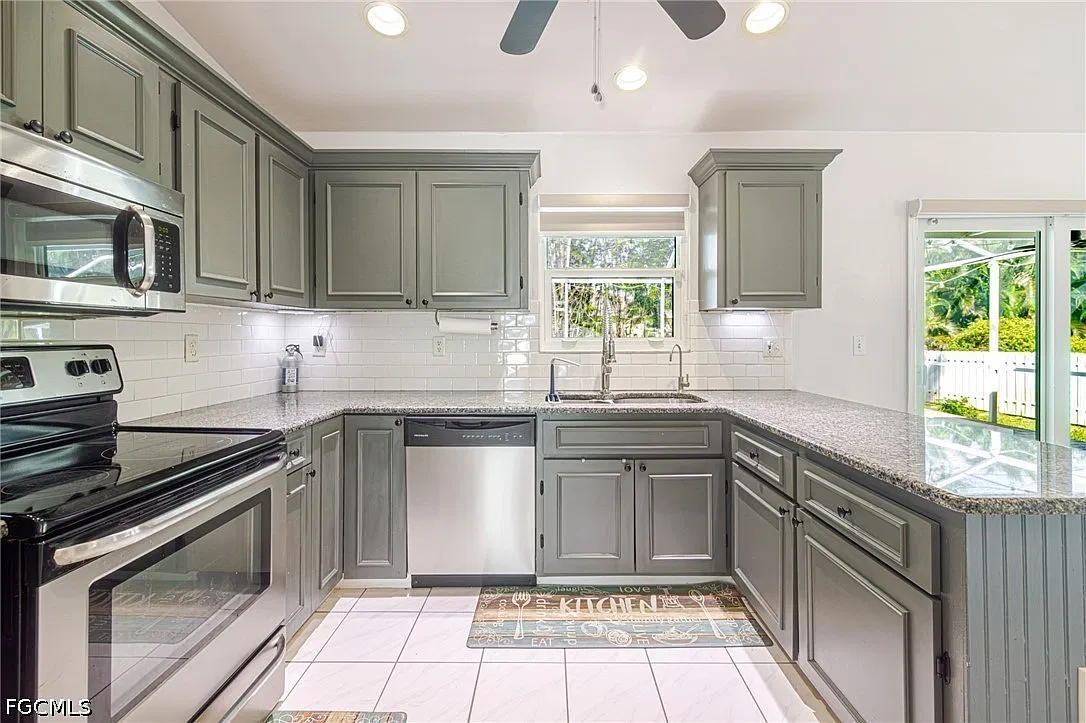 3 bed, 2.0 bath, 1252 sqft, $2,850 — Photo 3