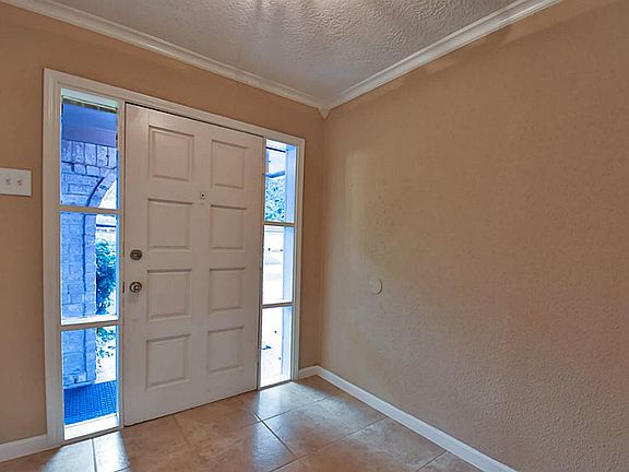 4th image of 3411 Roseberry Dr