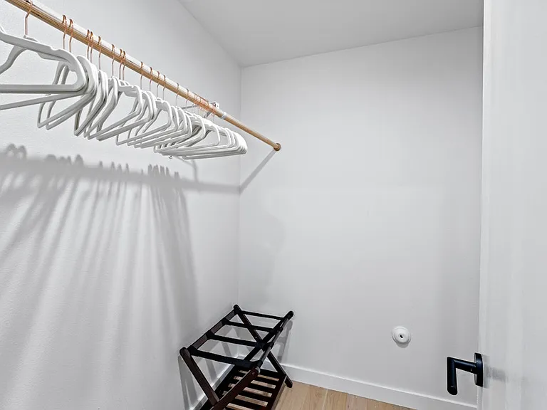 400 E 30th St #205 — Photo 29