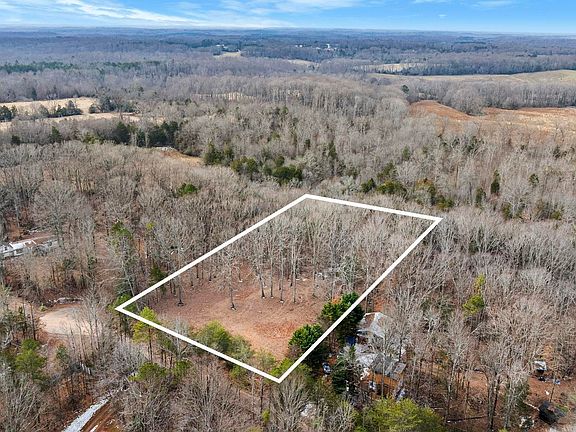 2nd image of 146 Knickerbocker Est