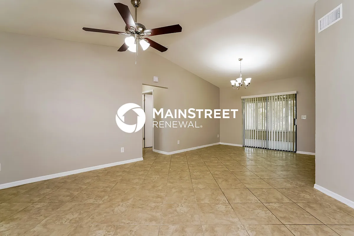 Living Room - 113 NE 18th Pl