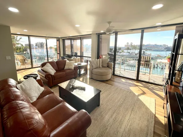 1 Key Capri, Treasure Island, FL