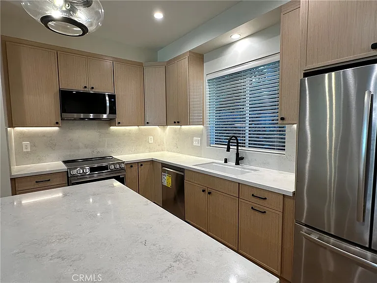 4381 Allott Ave — Photo 8