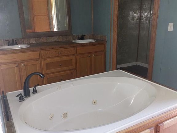 3rd image of 7603 Old Live Oak Dr