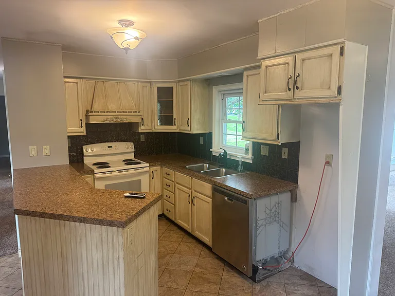 473 Spring Grove Rd — Photo 11