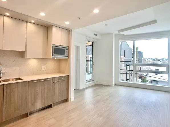 7638 Cambie St #308, Vancouver, BC V6P 3H7