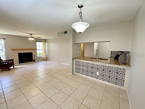 2nd image of 2987 Bonaventure Cir APT 103