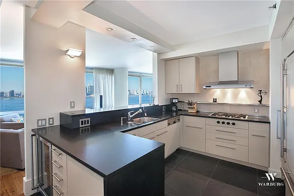 Sold by Warburg | media 3