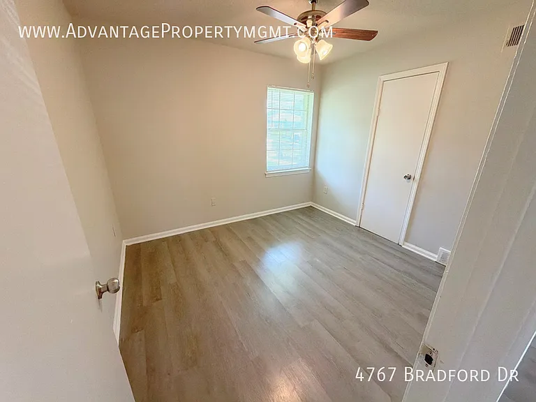4767 Bradford Dr — Photo 15