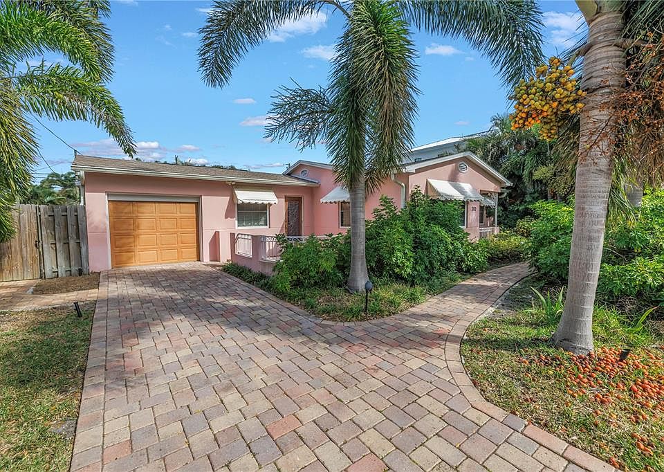 1st image of 282 CATALAN BOULEVARD NE