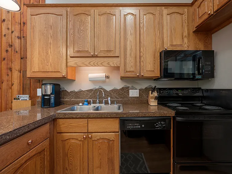 203 Village Dr #11-32 — Photo 5