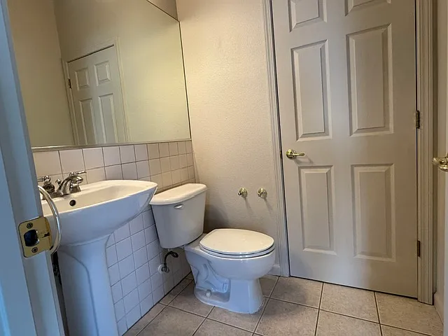 535 Warren Ct #1 — Photo 10