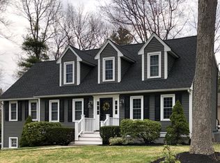 16 Falcone Cir, Hampton, NH 03842