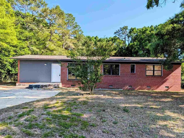 6571 Cedar St, Milton, FL 32570