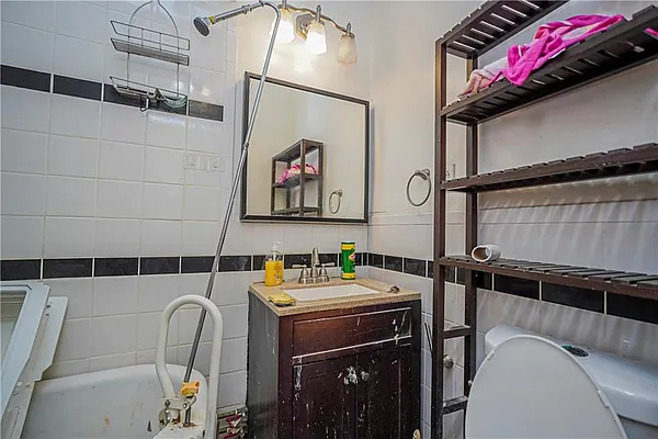 Sold by Remax Edge | media 13