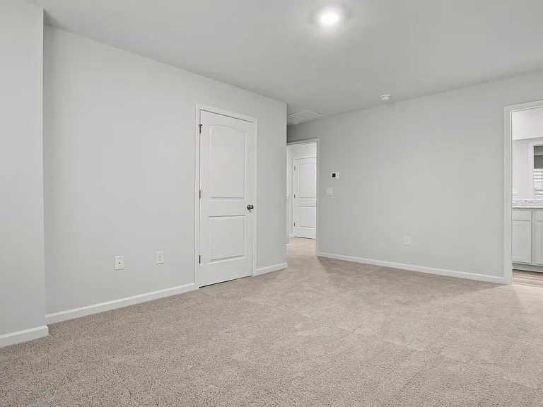 1005 N 2nd Ave NW #26 — Photo 4