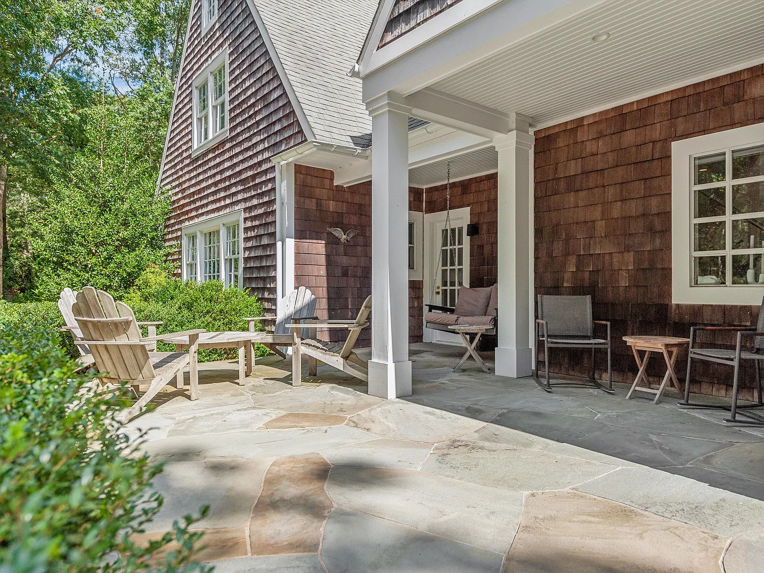 Stunning Home On Village Edge — Photo 4